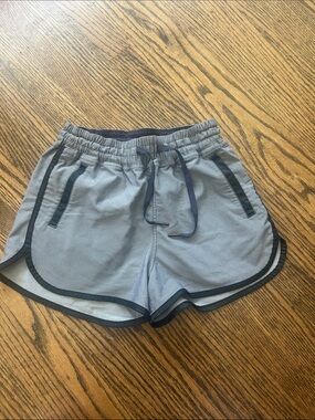 lululemon grey and black shorts